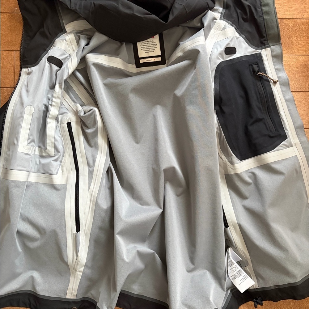 Fjällräven Keb Eco-Shell Waterproof Hooded Rain Jacket Black Women’s Small - Picture 7 of 16